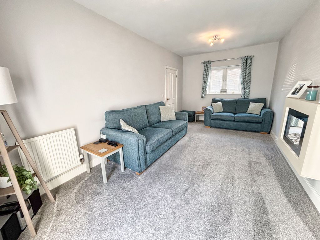 Property photo 3 of 23