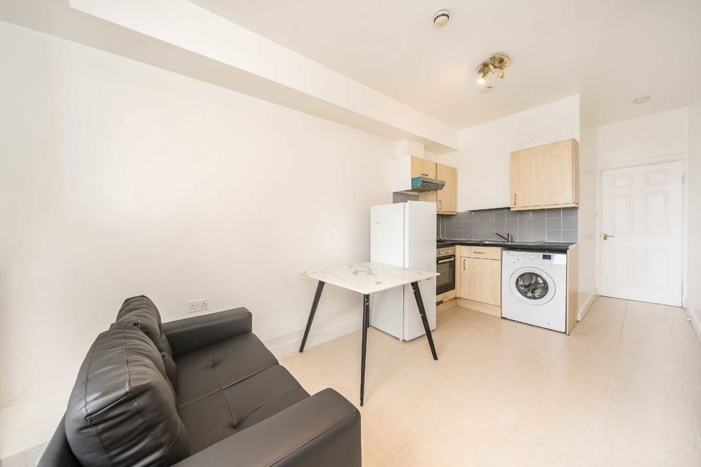 Property photo 2 of 5