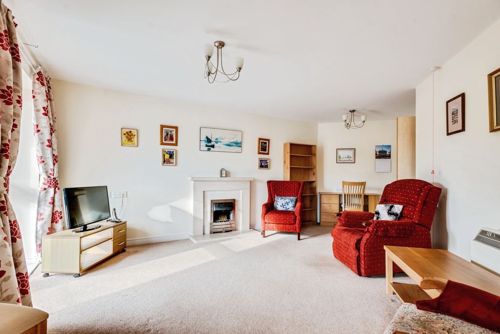 Property photo 2 of 15