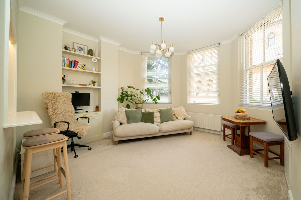 Property photo 3 of 11