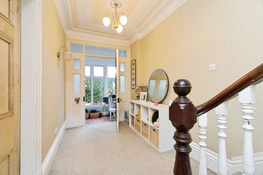 Property photo 2 of 18 Photo