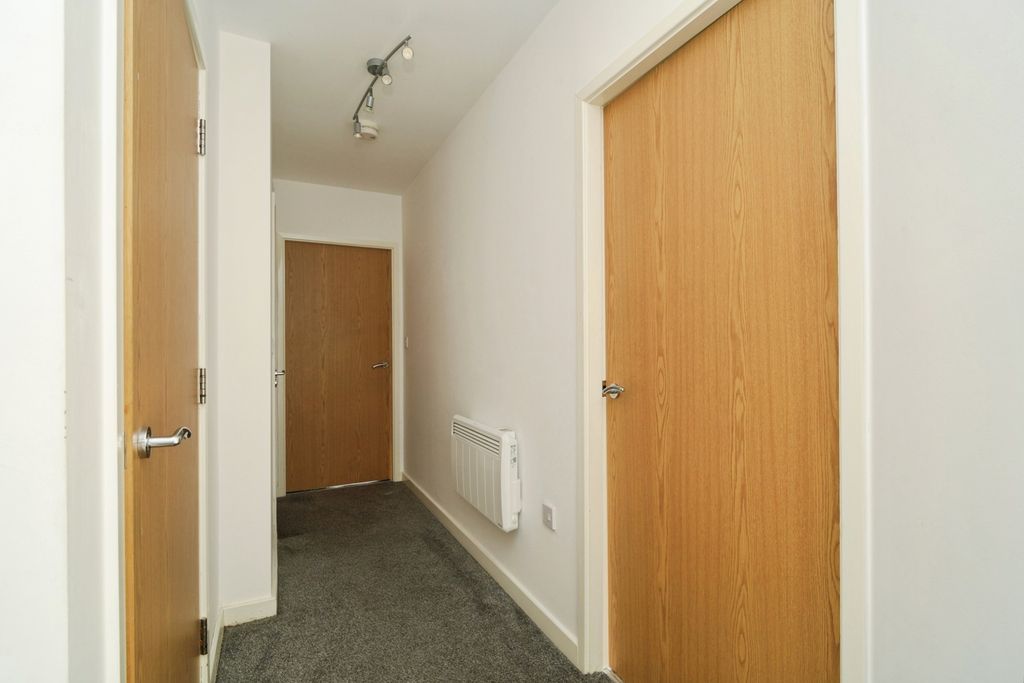 Property photo 3 of 22 Hallway
