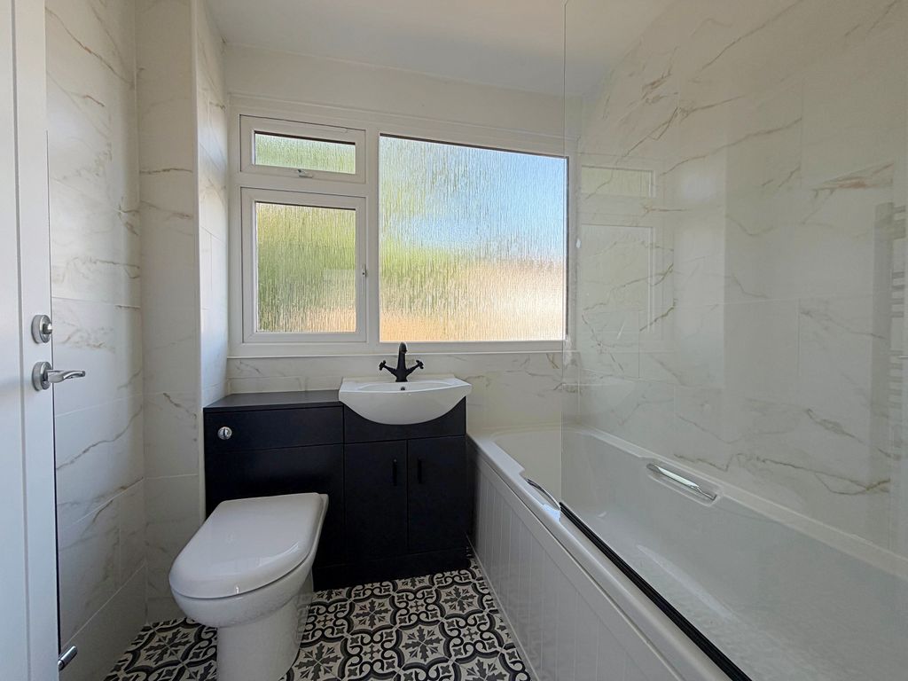 Property photo 3 of 17 Refitted Bathroom