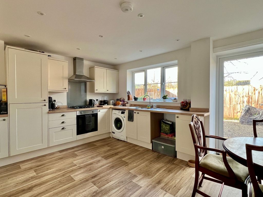 Property photo 2 of 15 Kitchen Dining Room
