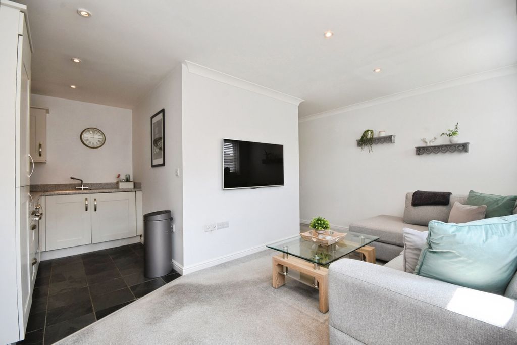 Property photo 3 of 13 Pbox-Img.Jpg