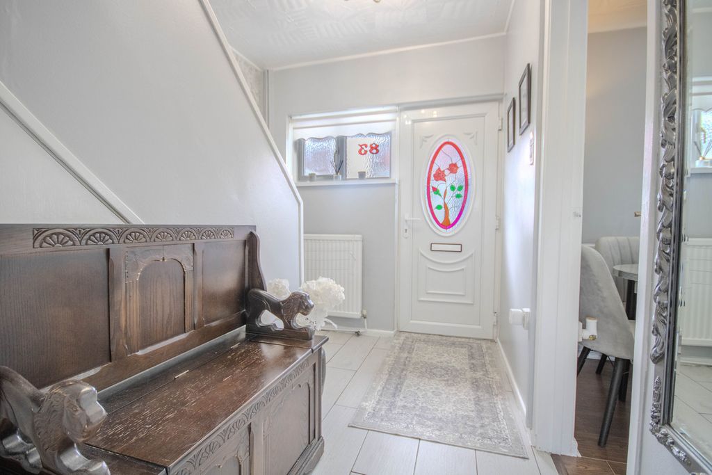 Property photo 3 of 25