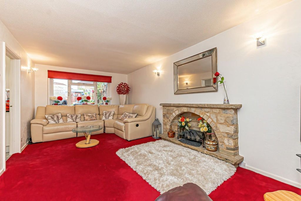 Property photo 2 of 13