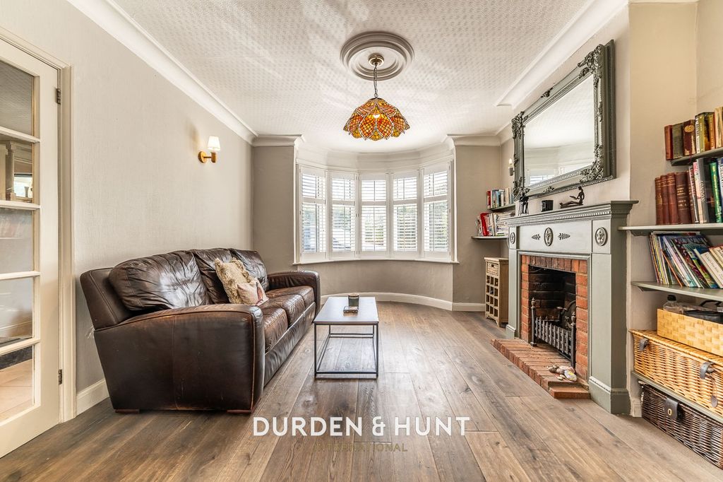 Property photo 2 of 39