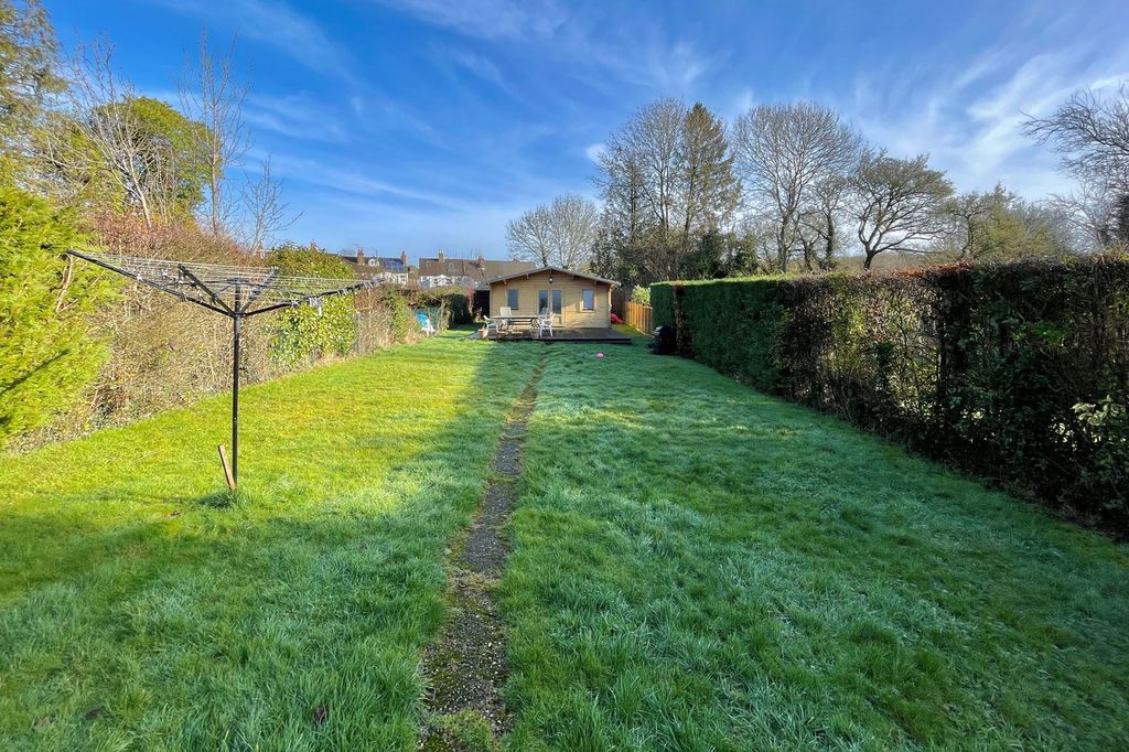 Property photo 2 of 39