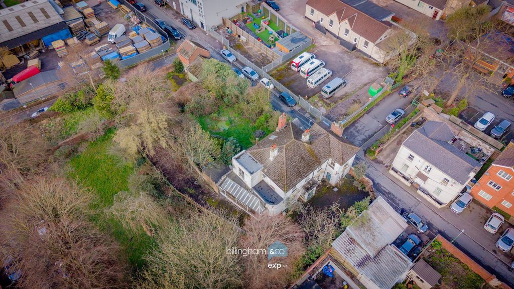 Property photo 3 of 62