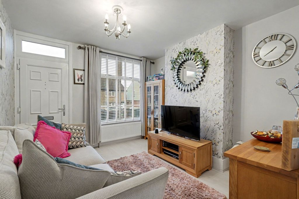 Property photo 3 of 12