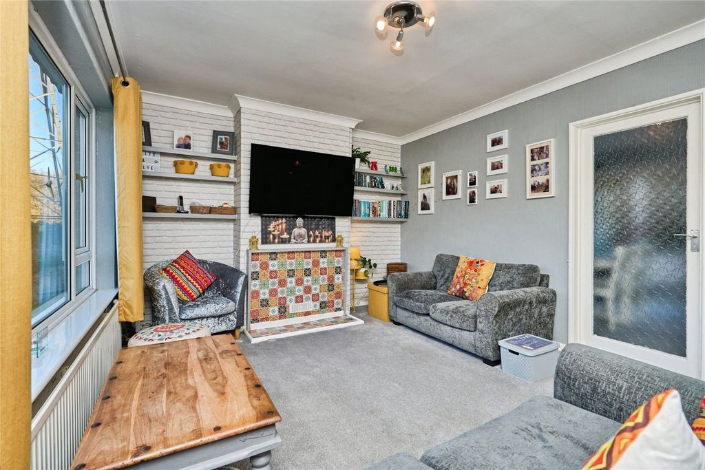 Property photo 2 of 13 Lounge