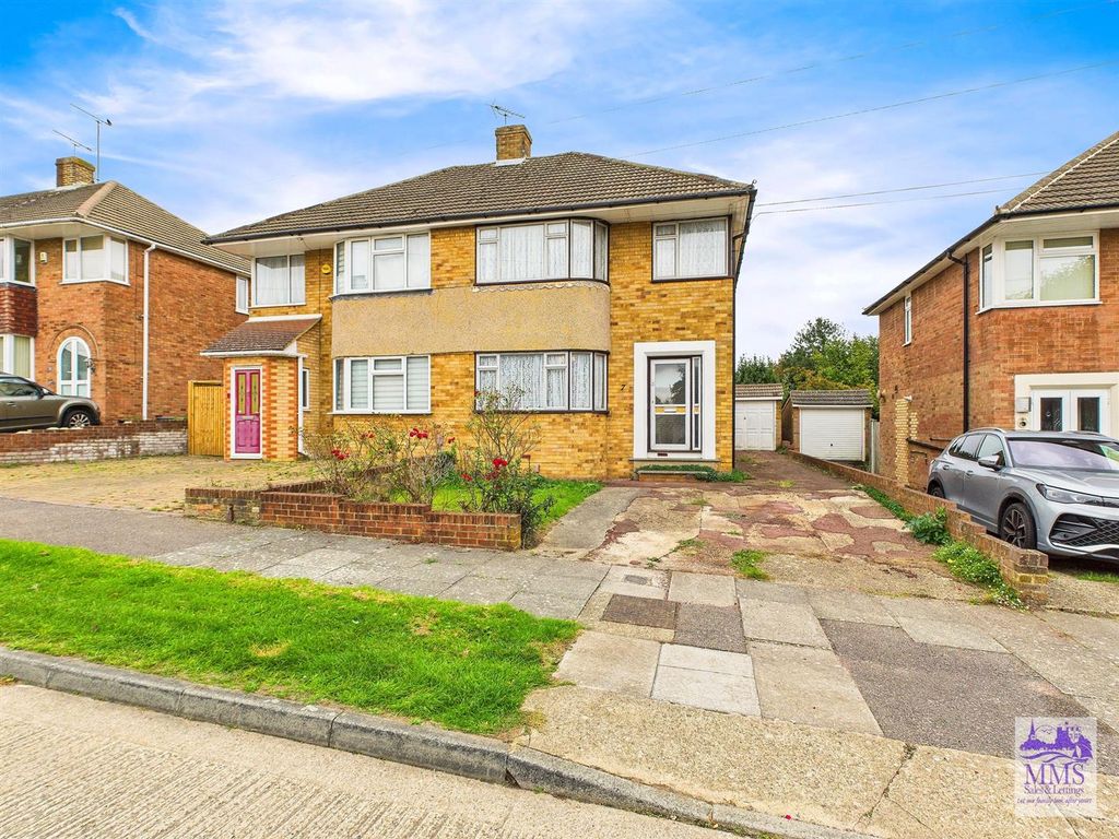 Property photo 2 of 26 Cam04098G0-Pr0112-Still038.Jpg