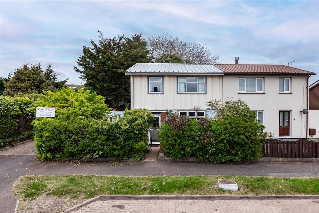 Property photo 1 of 11 Exterior