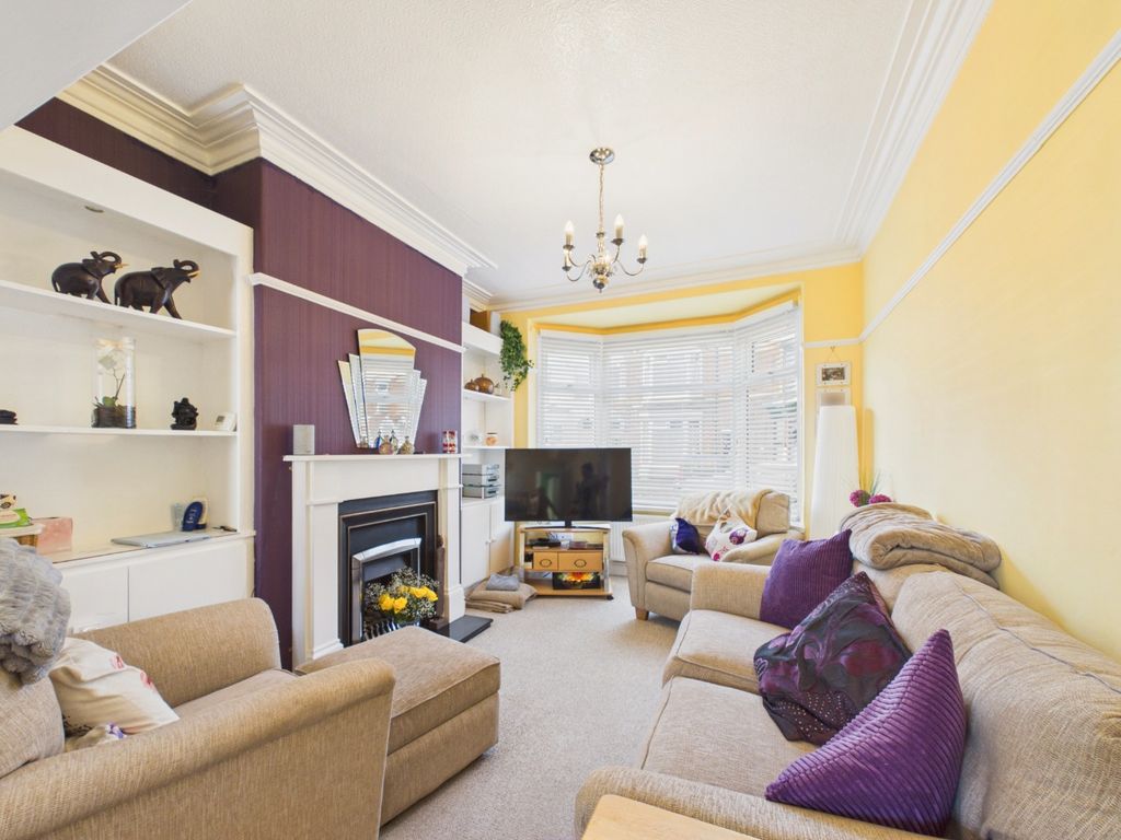 Property photo 2 of 18 5274555