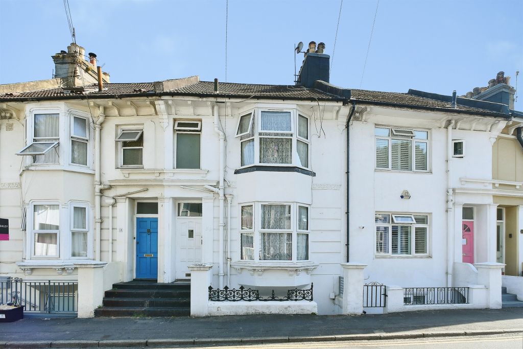 Property photo 1 of 18