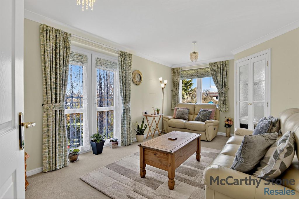 Property photo 2 of 16 Living Room