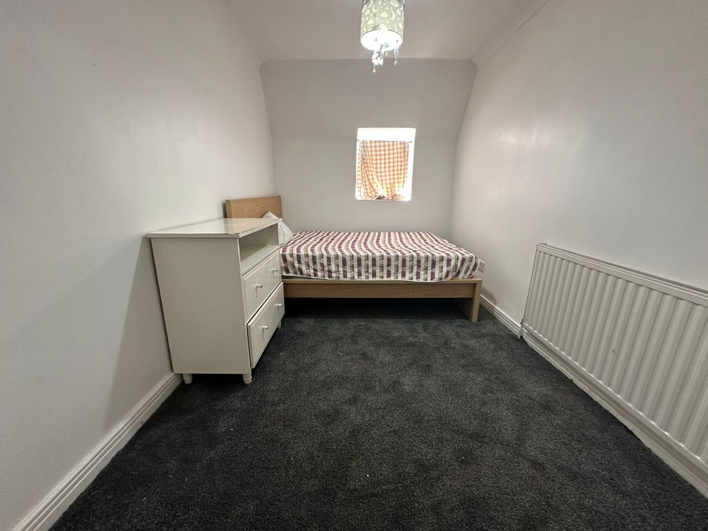 Property photo 1 of 4