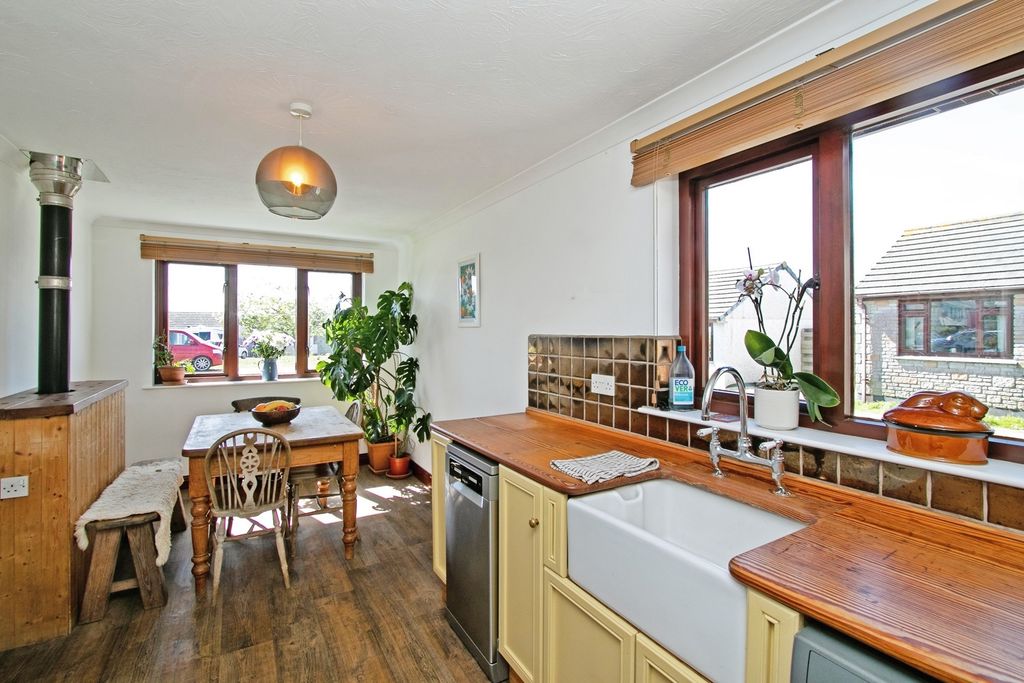 Property photo 3 of 18 Pbox-Img.Jpg