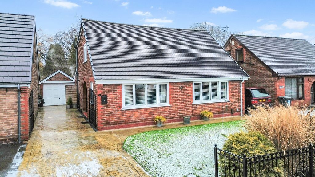 Property photo 1 of 43