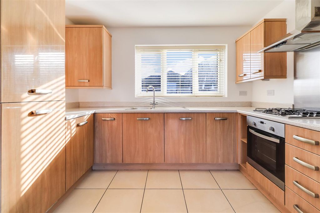 Property photo 2 of 16 Kitchen