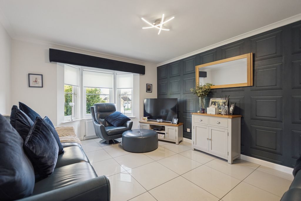 Property photo 2 of 44