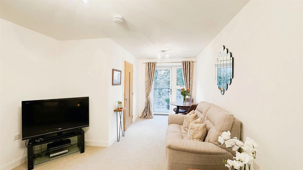 Property photo 3 of 10 16Lionheart.Jpg
