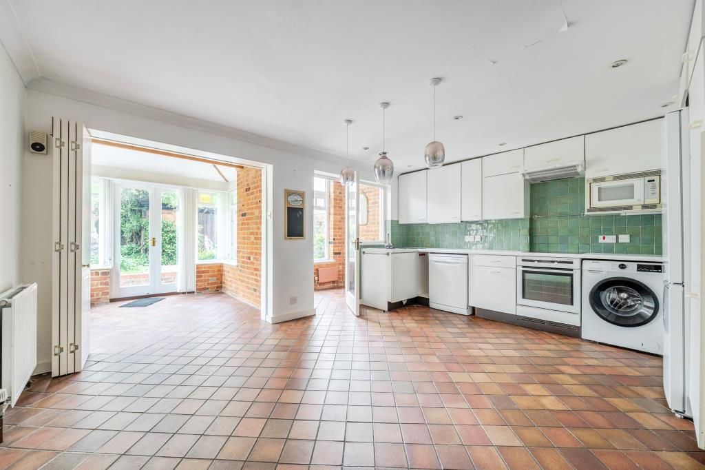 Property photo 3 of 17 Kitchen
