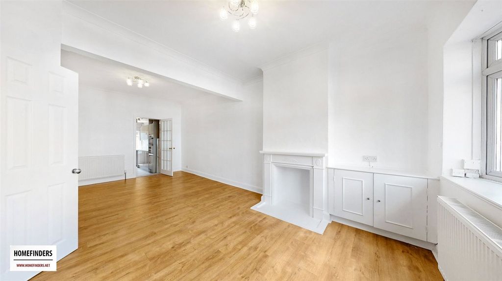 Property photo 2 of 16 Picture No. 14