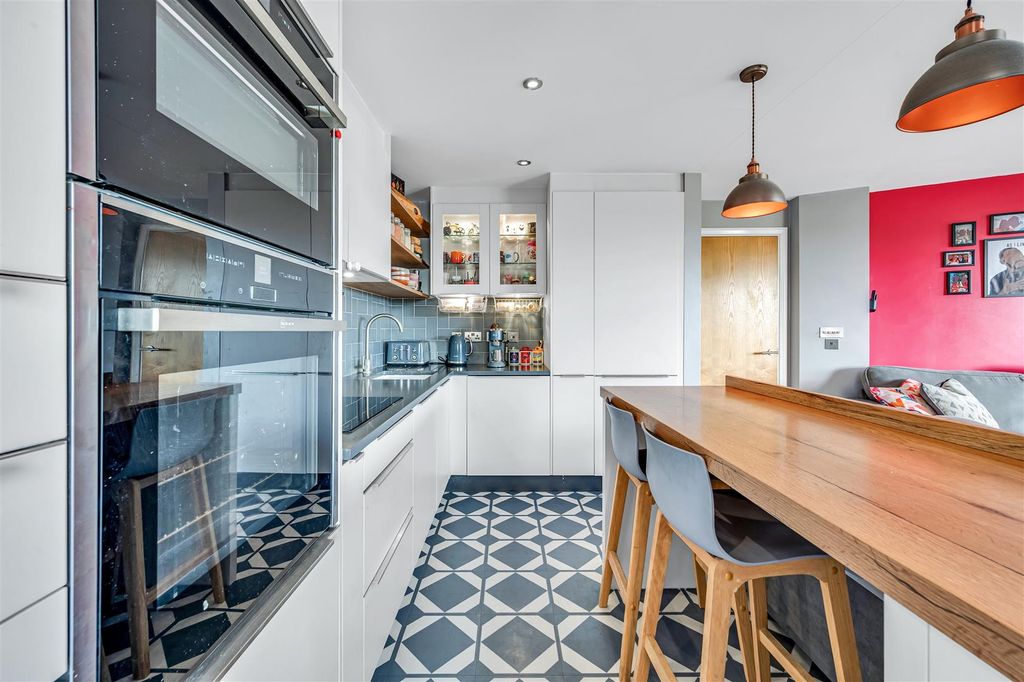 Property photo 3 of 15 30 Ampere House-6.Jpg