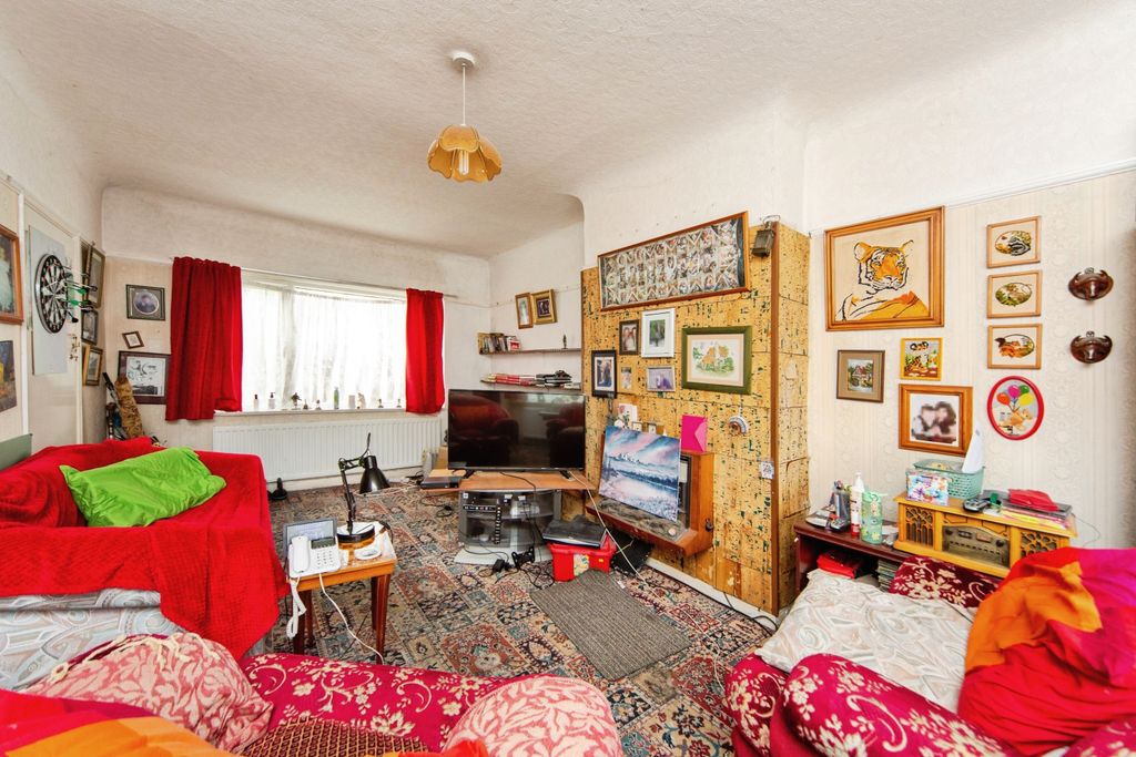 Property photo 2 of 15