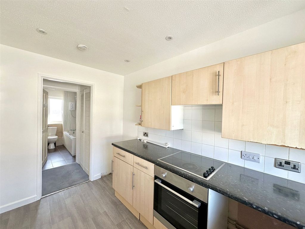 Property photo 3 of 8 Picture No. 06