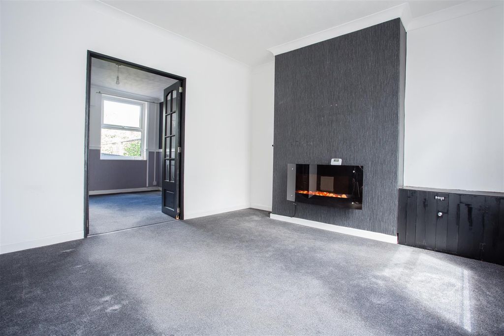 Property photo 3 of 26 Front Lounge