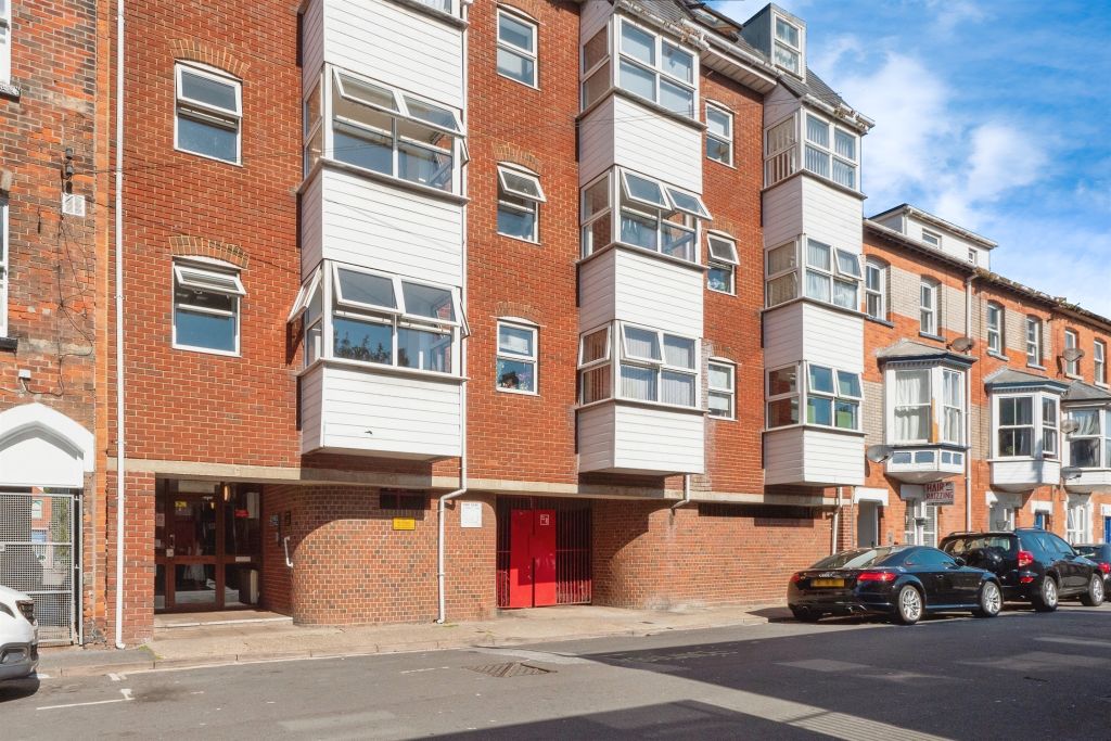 Property photo 1 of 17