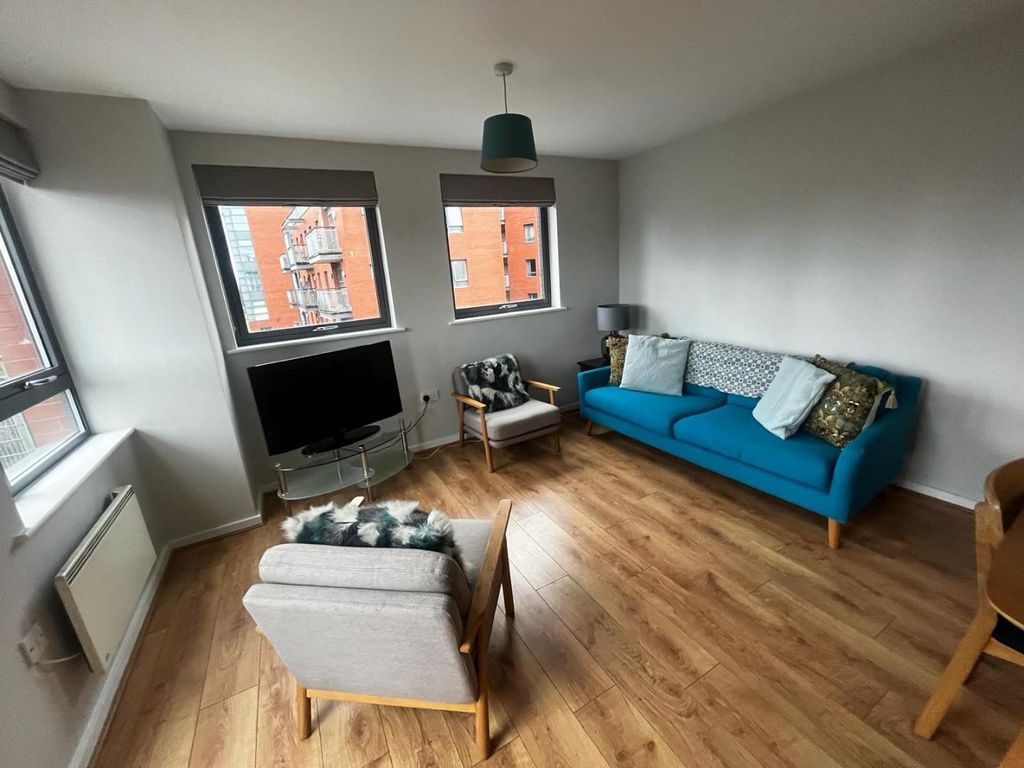 Property photo 3 of 16 Lounge