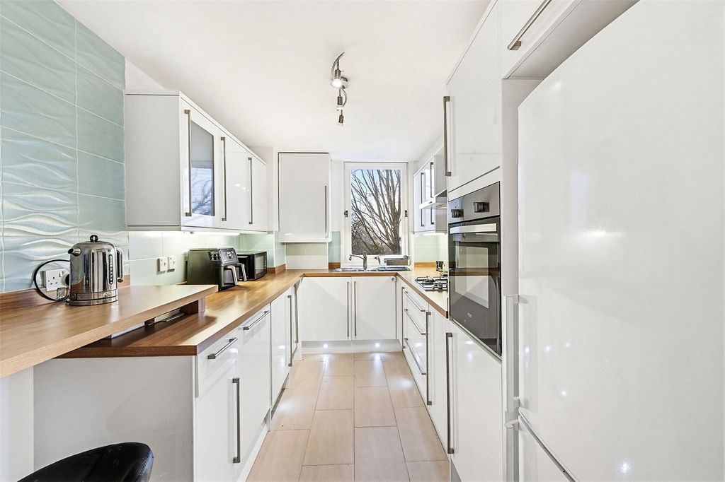 Property photo 2 of 9 Picture No. 42