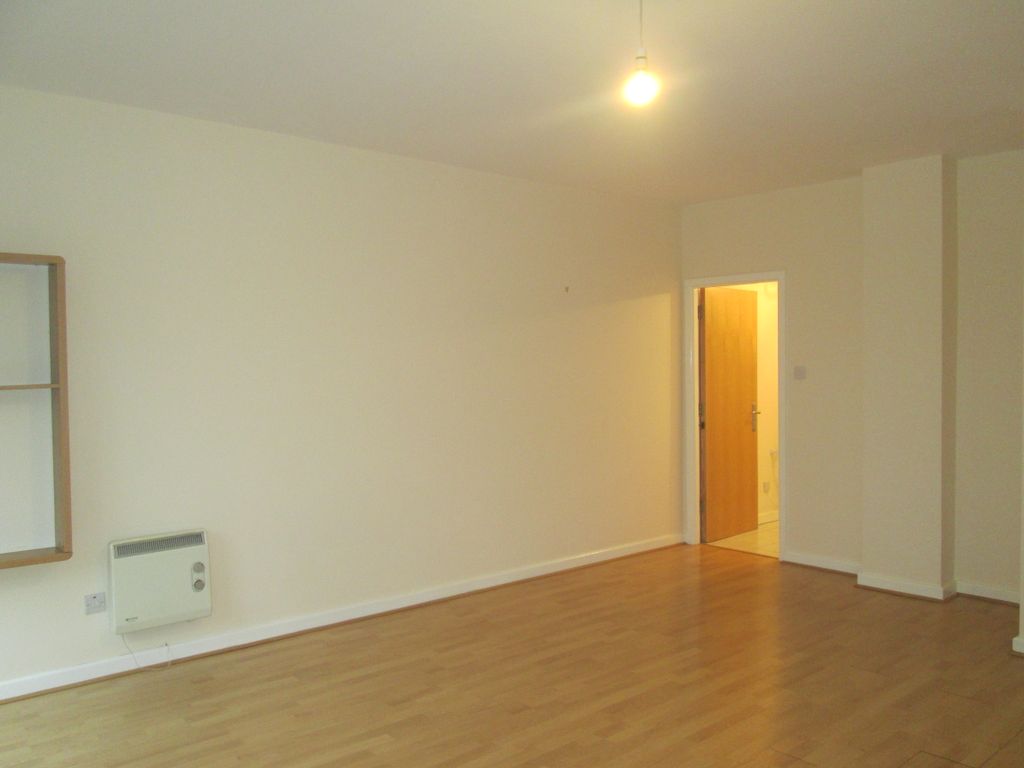 Property photo 2 of 14 Master Bedroom