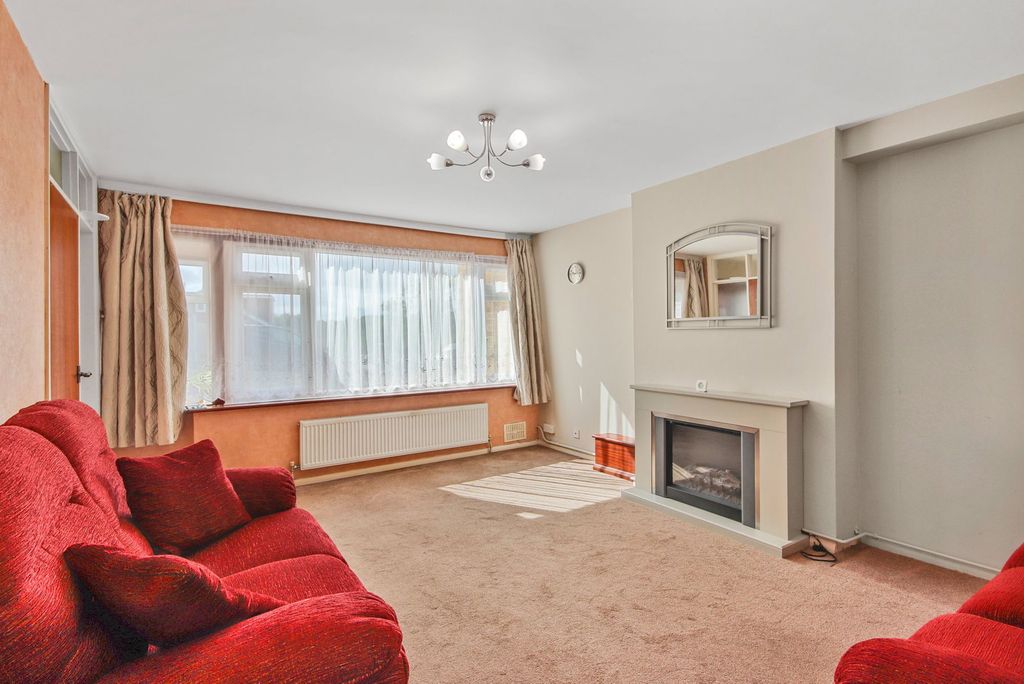 Property photo 2 of 18