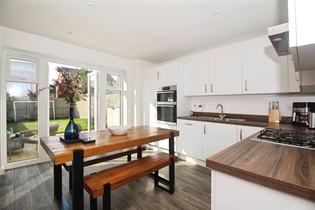 Property photo 2 of 11 Kitchen/Diner