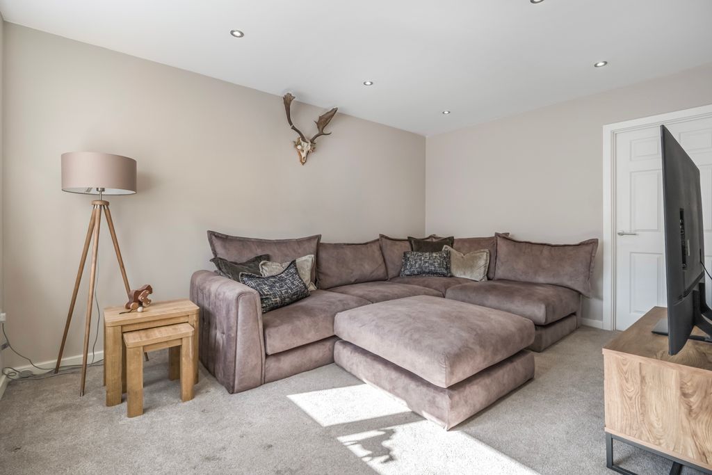 Property photo 3 of 18