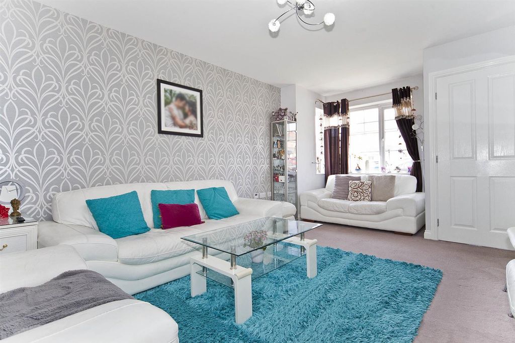 Property photo 2 of 24