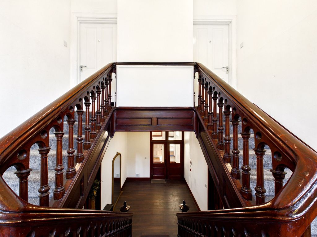 Property photo 2 of 30