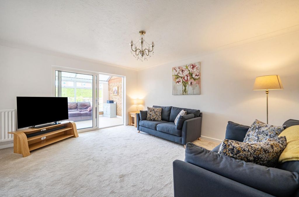 Property photo 2 of 21 1449072-8-69E8F43A1E375.Jpg