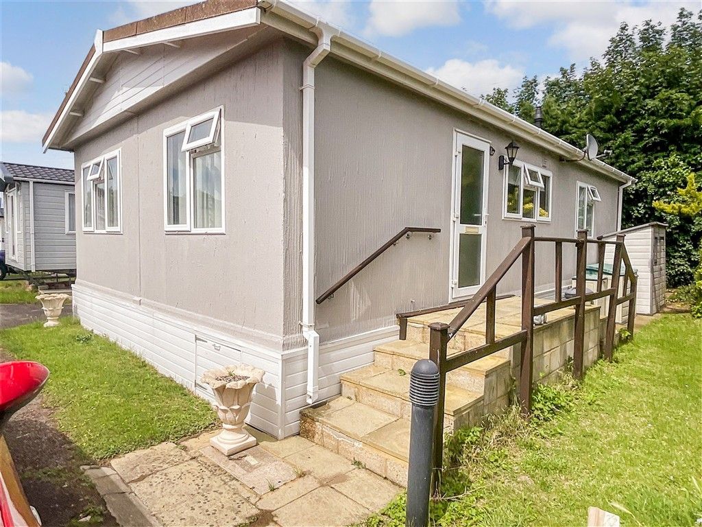 Property photo 1 of 11 Front