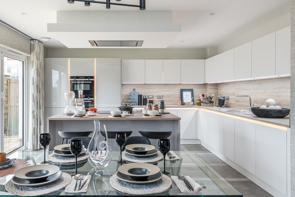 Property photo 2 of 12 Netherhall Gardens, Cambridge