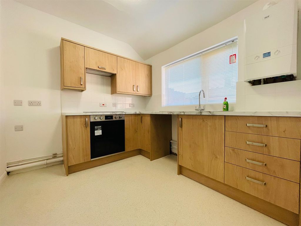 Property photo 1 of 9 Kitchen