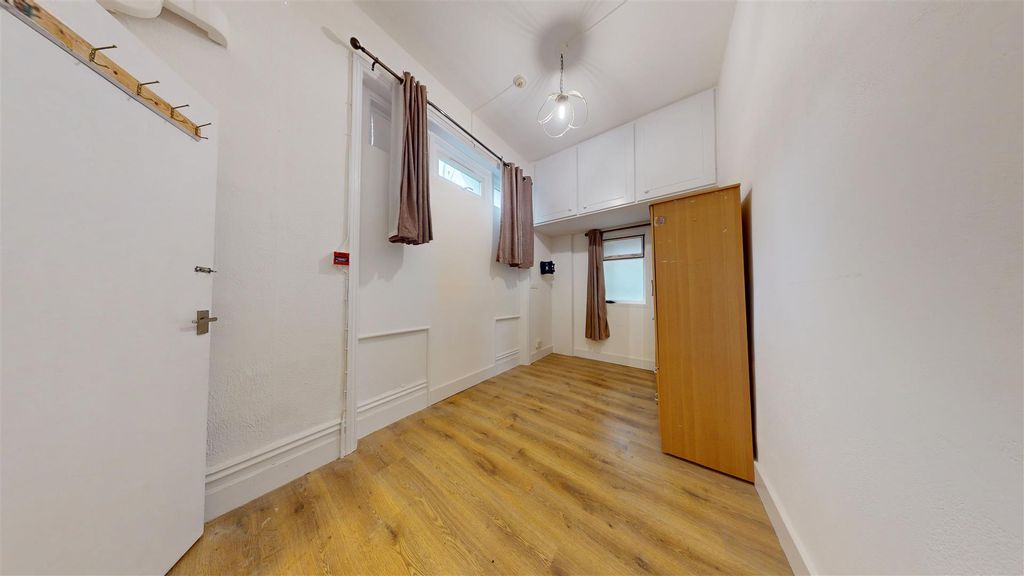 Property photo 3 of 6 10302025_155424.Jpg