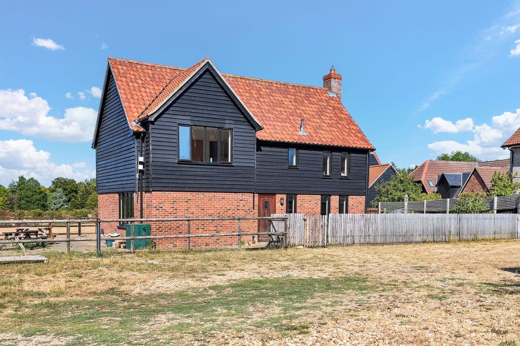 Property photo 1 of 25