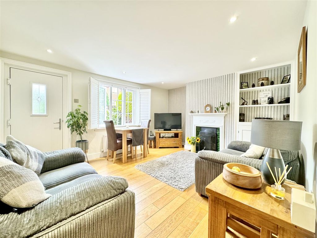 Property photo 3 of 31
