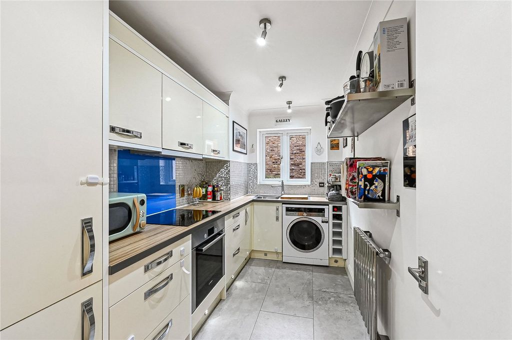 Property photo 3 of 12 Picture No. 05